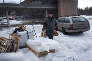 Feirer nytt bygg med "temperaturskulptur"