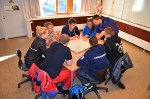 Møglestu videregående skole: Opplæring i kart og kompass inngår i undervisningen. Foto: Henrik Samuel Hansen