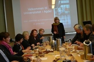 VELKOMMEN: Rektor Torunn Lauvdal ønsker velkommen. Foto: Kristine Eikeland.