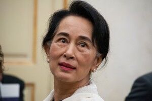 Aung San Suu Kyi har fått mye kritikk av vestlige medier de siste årene. Her er hun avbildet i Parma, Italia 2013. FOTO: Comune Parma via Wikimedia Commons // flickr.com