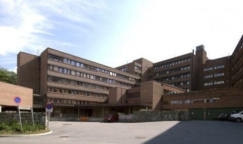 Sykehuset i Arendal risikerer å bli nedlagt. Foto: Google