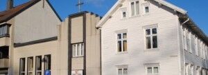 Baptistkirken i Kristiansand har blitt et sted Miriam liker å gå, etter hun flyttet til byen. Foto: Bildet er lånt fra http://baptistkirken.cc/.