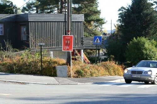 Matkjede hang opp ulovlige reklameplakater