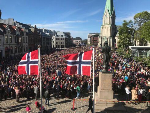 Turister var imponert over nasjonaldagen i Norge