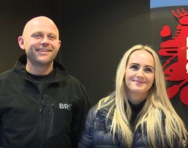 Frank Skaiaa og Silvia Kleppe Skaiaa er storfornøyde med utlånsordningen til BUA Kristiansand Øst. Foto: Kamilla Aabel.