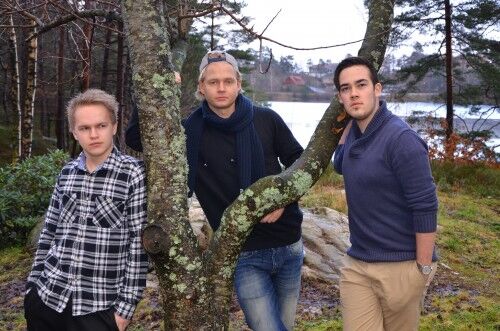 Kristian Risanger, Kristoffer Arnesen og Magnus Haga Kvale er radiogruppen "Midt På Treet"