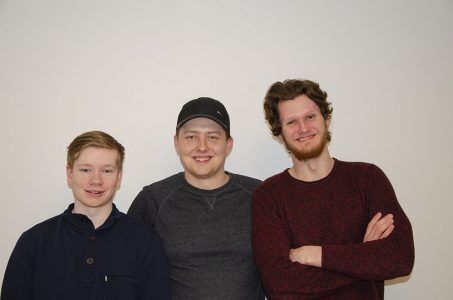 ANDREKLASSINGER: F.v. Joakim Opphus, Kenneth Hedstrøm Larsen og Hans-Martin Toft er fornøyde med å lage podcast. Foto: Benjamin Bjørnstad