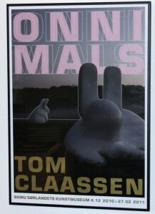 Plakaten viser noen av skulpturene til Tom Claassen, plassert i en offentlig park i Nederland. Foto: Kristina Stensholt