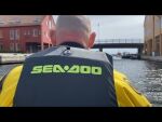 Frivillige Tor Espen tek oss med ut på vasskutartur