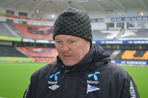 Fornøyd: Start-trener Mons Ivar Mjelde er fornøyd med spillerne han har til disposisjon. Foto: Eirik Haugen.