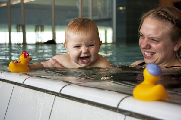 Svømmende babylykke