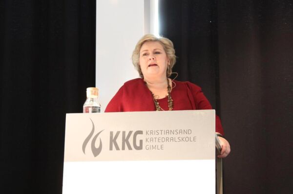 Erna kritisk til Trump