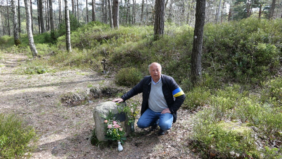 Interessert: Magne Haugeland, her sett ved graven, er veldig interessert i krigshistorie
 Foto: Eirik Aamlid Solvang