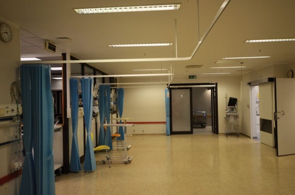 Slik ser de aller flest undersøkelsesrommene på akuttmottaket ved Sørlandet sykehus ut. Foto: Susanne Lykke