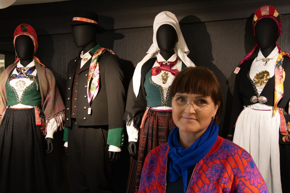 Kathrine Gregersen foran et utvalg bunader
 Foto: Oddvin Ødegård Wiklund