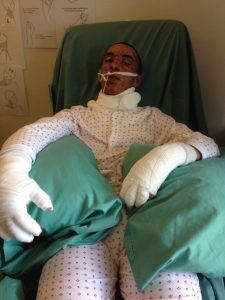 Shayan på sykehuset etter den dramatiske hendelsen. Foto: Privat