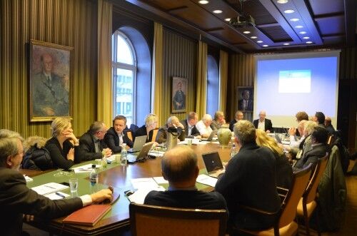 Formannskapet: Kildens representanter informerer om utbygning. Foto: Henrik Samuel Hansen