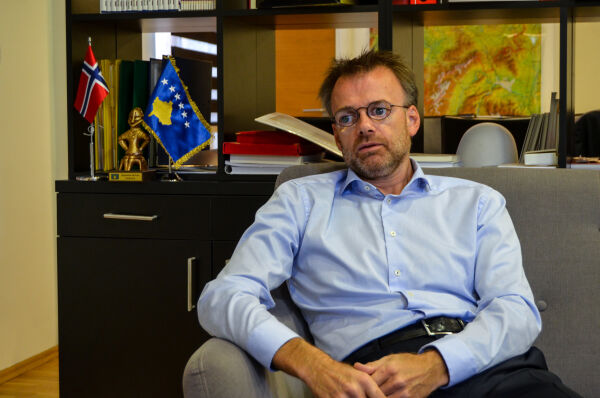 Norges ambassadør: - Kosovo trenger medienes vakthundrolle