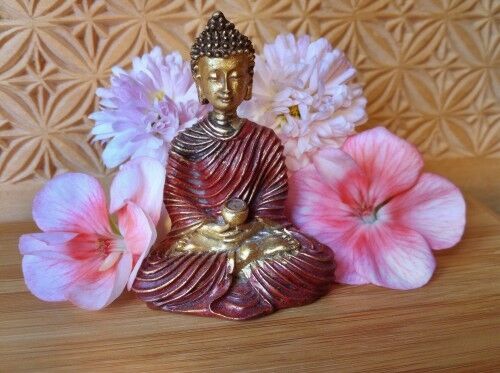 Mange har Buddha figurer i hjemmet sitt. Foto: Pixabay