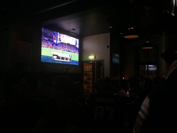 Super Bowl-party på Harvey's