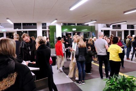 Det var mange som møtte opp til åpen dag på KKG. Foto: Sigrid Foss