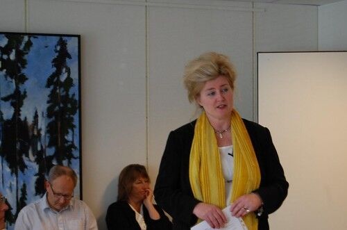 SPENT: Anne Ryen fra UiA syns det var en gledelig nyhet hun fikk presentere for Hovedutvalget for kultur og utdanning i Vest-Agder fylkeskommune. FOTO: Therese Marie Kristiansen