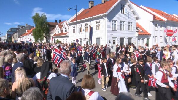 God stemning i årets skoletog