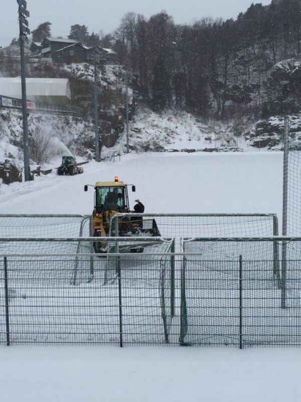 Snøen begrenser fotballen i Kristiansand