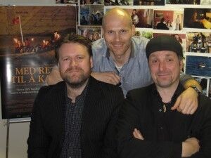 Gjengen bak: Produsentene Marius Christiansen, Christian Wulff og Ole Tellefsen (fra venstre). (Foto XM Ekstra Medium)