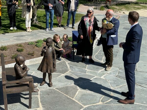 Avduking av ny skulptur