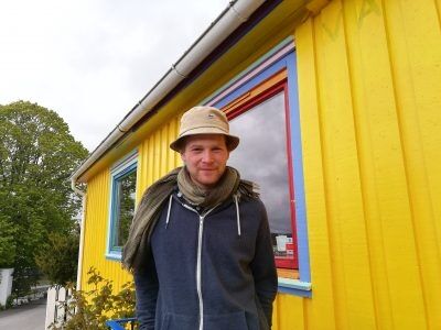 Jonas Jortveit(25) daglig leder for Vaktbua, gleder seg til å åpne opp for gjester.