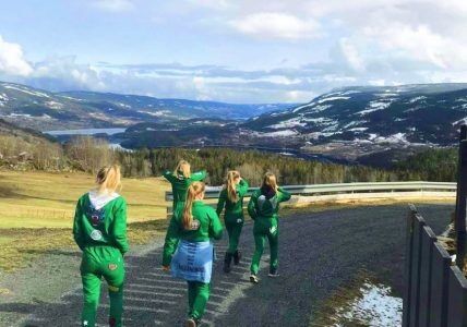 Valle- russen sier seg godt fornøyde med russetiden. Foto: privat.